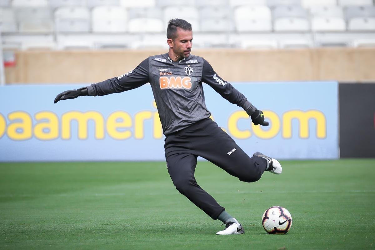 Levir Culpi comanda treino no Mineiro antes da estreia no Grupo E da Libertadores