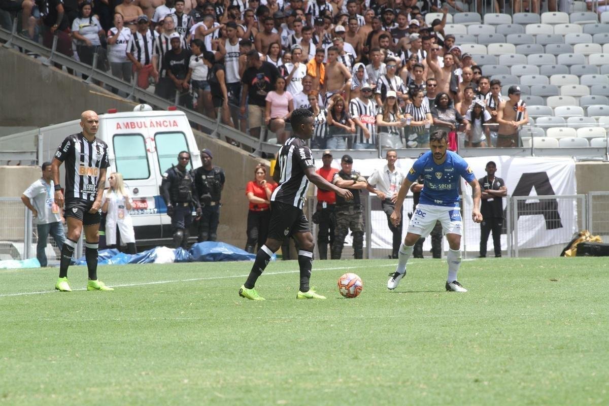 Fred abriu o placar para o Cruzeiro aos 15 minutos do segundo tempo em cobrana de pnalti