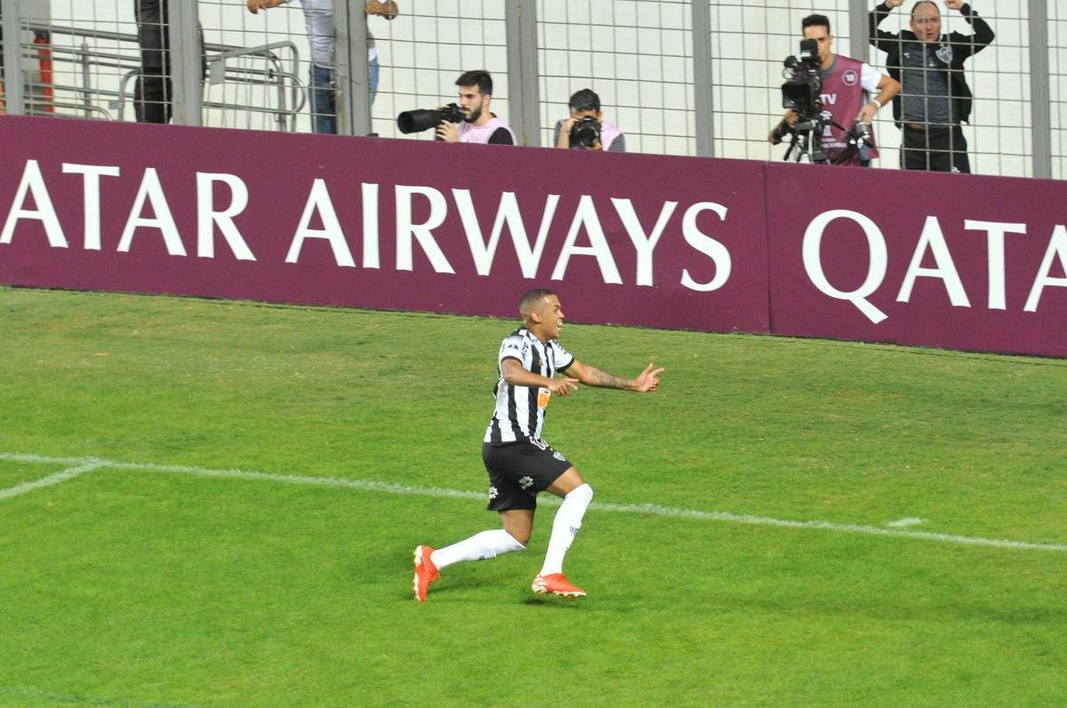 No segundo tempo, Atltico pressionou o Unin La Calera e chegou ao gol com Alerrandro: 1 a 0