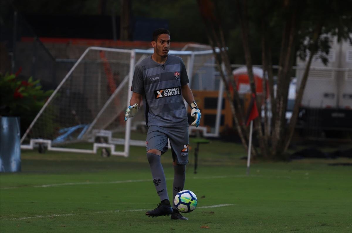 Vitória derrotou Atlético por 1 a 0, no Barradão, com gol de Léo Ceará