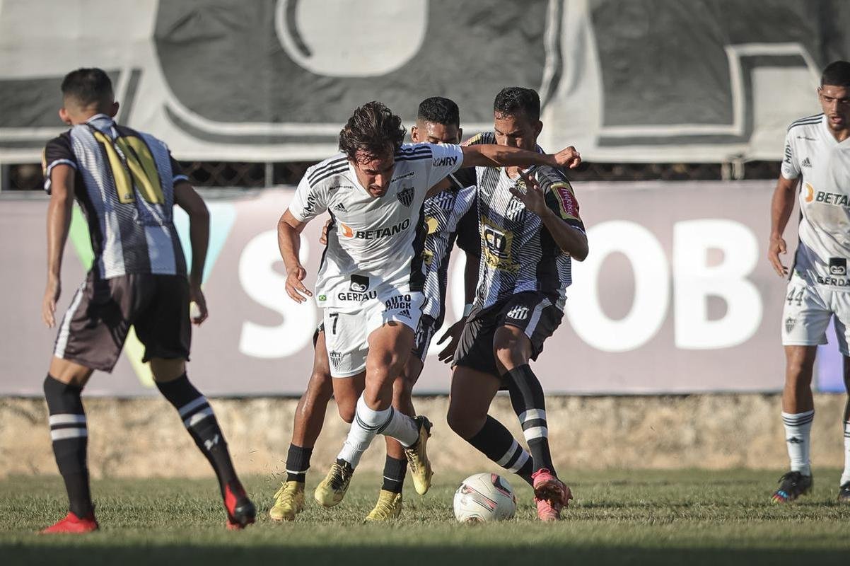 Atltico visitou o Democrata-GV neste sbado (4/3), em Governador Valadares, pela 8 rodada do Campeonato Mineiro.