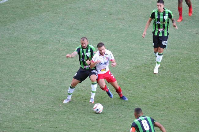 Fotos do jogo entre Amrica e Villa Nova, no Independncia, em BH, pela 9 rodada do Campeonato Mineiro