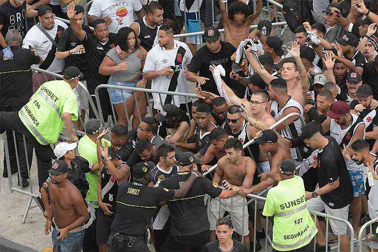 Resultado de imagem para ConfusÃ£o no futebol carioca