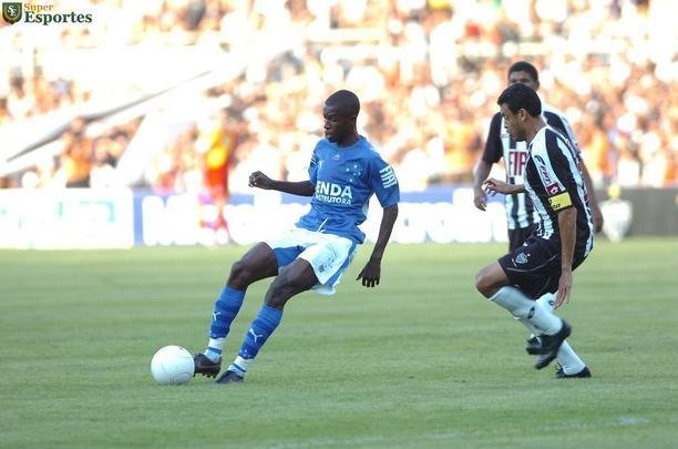 Novamente, Raposa e Galo estavam frente a frente na final do Mineiro e a vantagem também era do time celeste. A equipe do técnico Adílson Batista não teve dó do tradicional rival e devolveu, com sobra, a goleada do ano anterior. Marcelo Moreno, Marcos, contra, e Ramires marcaram no primeiro tempo. Na etapa final, Guilherme e Wagner completaram o placar, que deixou a taça nas mãos da Raposa.