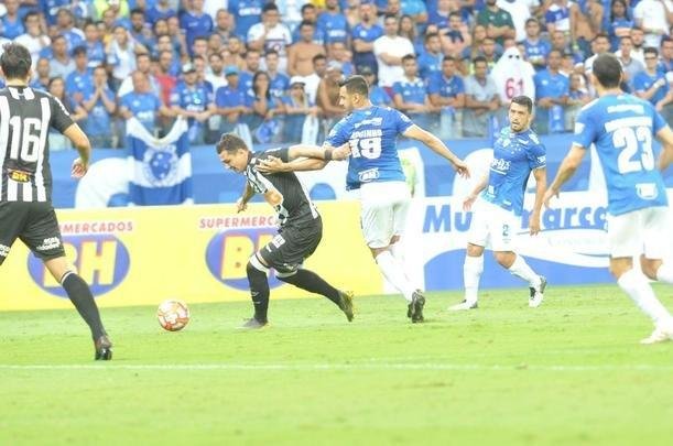 Fotos do primeiro clssico da final do Mineiro, entre Cruzeiro e Atltico, no Mineiro