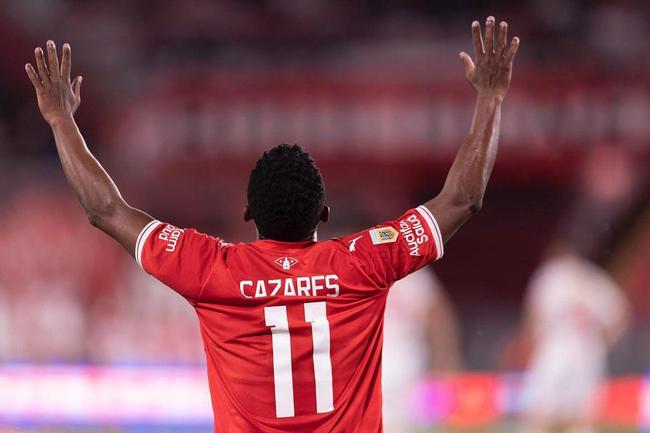 Cazares - Deixou o Atltico em meados de 2020 para acertar com o Corinthians. No ano seguinte, vestiu a camisa do Fluminense. J em 2022, fechou com o Metal Kharkiv, da Ucrnia. Mas, em funo da guerra no pas, deixou o clube e voltou para o futebol argentino, onde defende as cores do Independiente.
