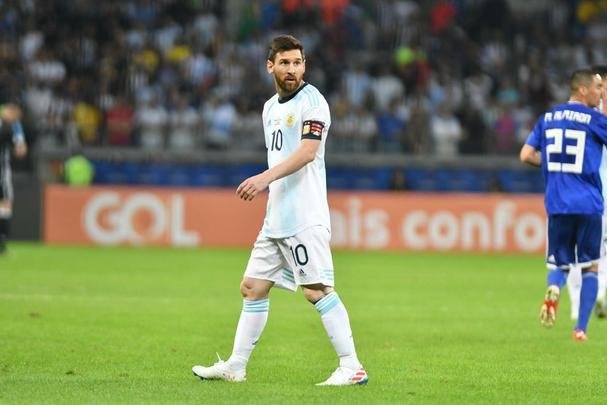 Fotos do empate por 1 a 1 entre Argentina e Paraguai, no Mineiro, pela Copa Amrica