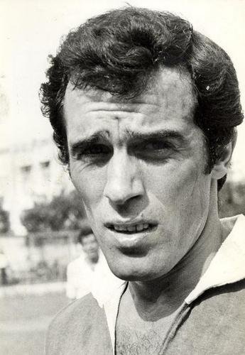 Roberto Saporiti - Roberto Saporiti teve uma passagem 'relâmpago' pelo Atlético em 1968. O atacante de Buenos Aires rodou pelo futebol argentino e passou pelo Racing Montevideo-URU antes de atuar no Galo. Em um jogo pelo time mineiro, não marcou gols. A aparição única foi na vitória alvinegra por 2 a 1 sobre o Bangu, no Mineirão.