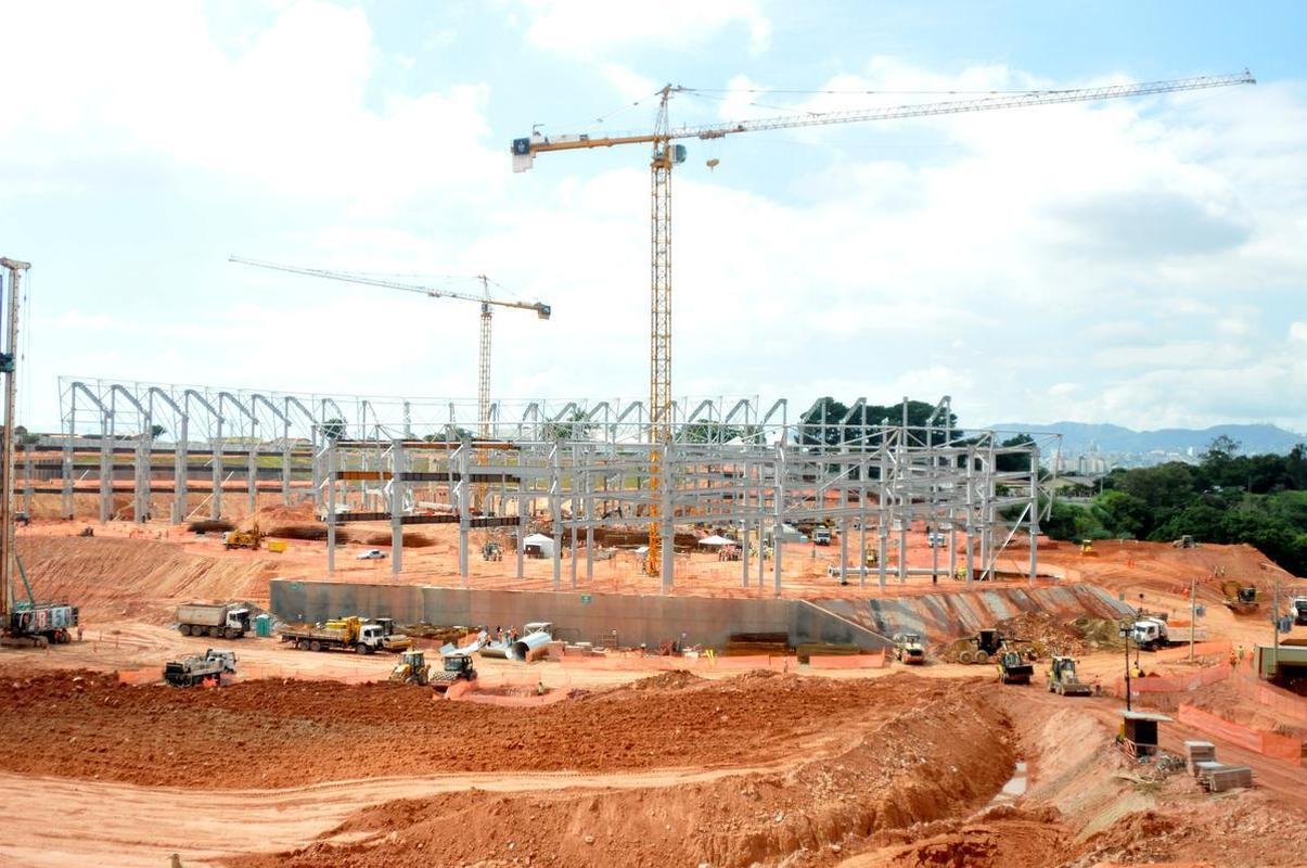 Arena MRV completa um ano de obras neste 20 de abril de 2021. Veja como est o andamento da construo do estdio do Atltico, que tem previso de ficar pronto em outubro de 2022. Sero 46 mil lugares, 2.333 vagas de estacionamento, 40 bares e 80 camarotes. O empreendimento fica no bairro Califrnia, em Belo Horizonte. (Fotos de Gladyston Rodrigues/EM/D. A Press)
