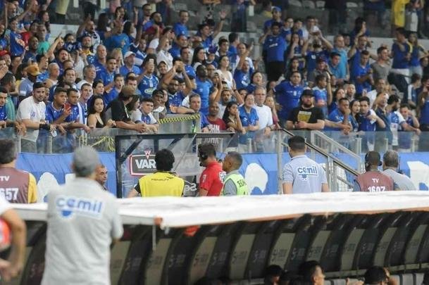 Fotos do duelo entre Cruzeiro e Amrica, no Mineiro