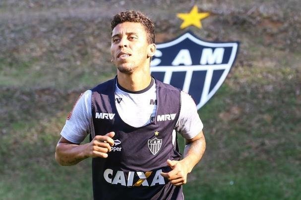 DEZEMBRO: lateral-direito com mais jogos com a camisa do Atlético na história, Marcos Rocha foi emprestado ao Palmeiras no dia 27 de dezembro. O jogador ficará um ano no clube paulista e deve retornar ao Galo em 2019. Em contrapartida, o Galo contratou Róger Guedes por empréstimo de um ano.