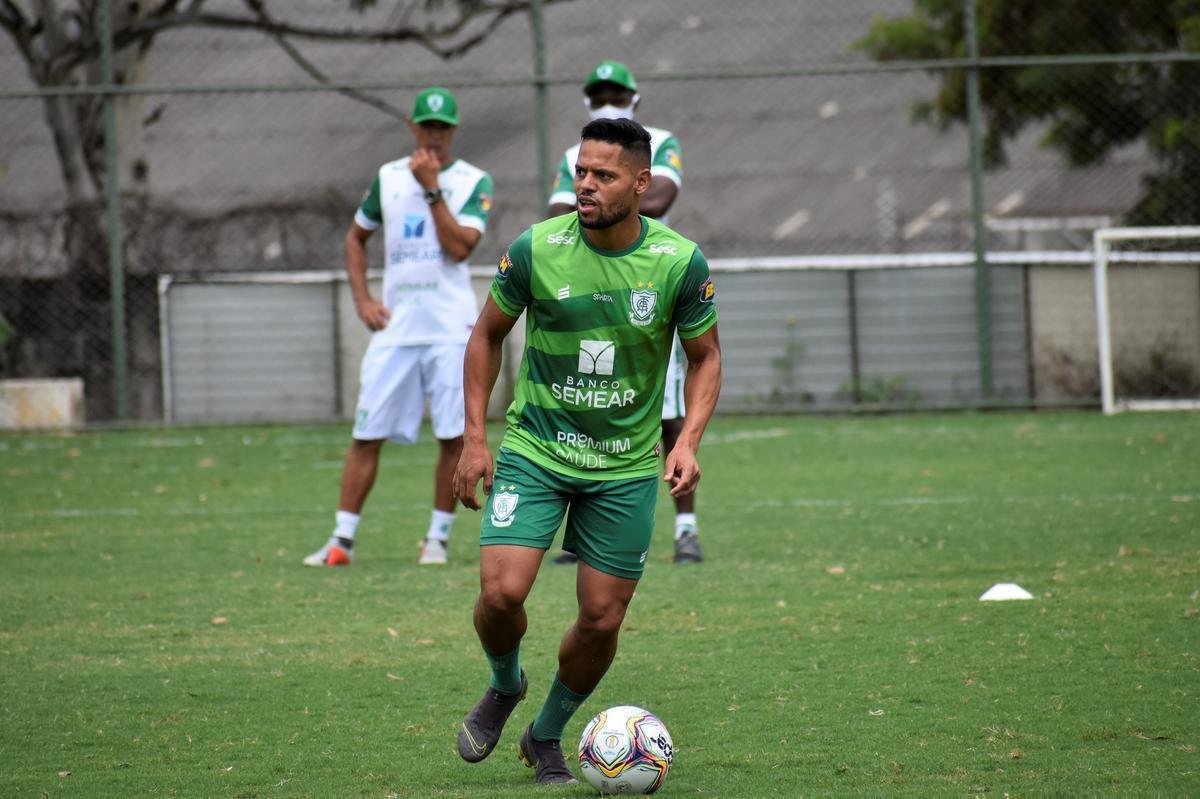 12. João Paulo (lateral-esquerdo) - 34 anos