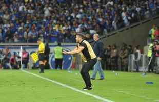 Fotos do primeiro tempo do duelo entre Cruzeiro e Racing, no Mineiro, pela Libertadores