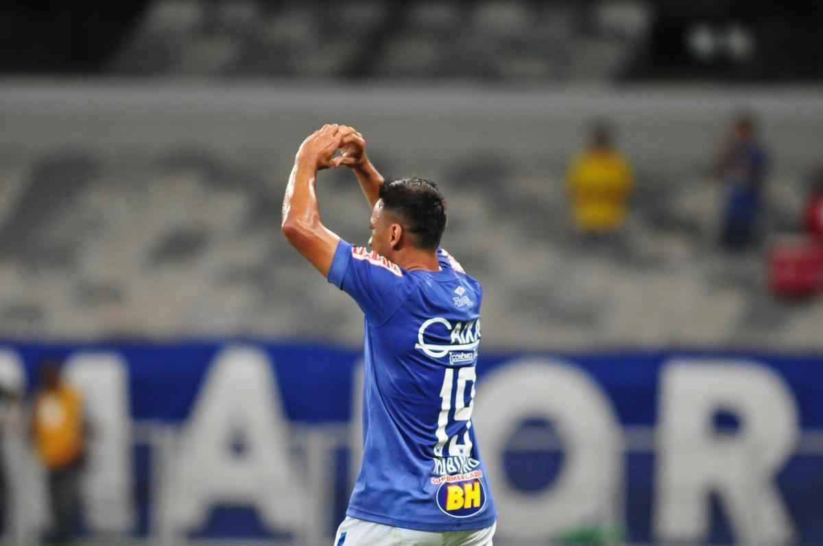 Imagens do jogo entre Cruzeiro e So Fransciso-PA, pela Copa do Brasil, no Mineiro