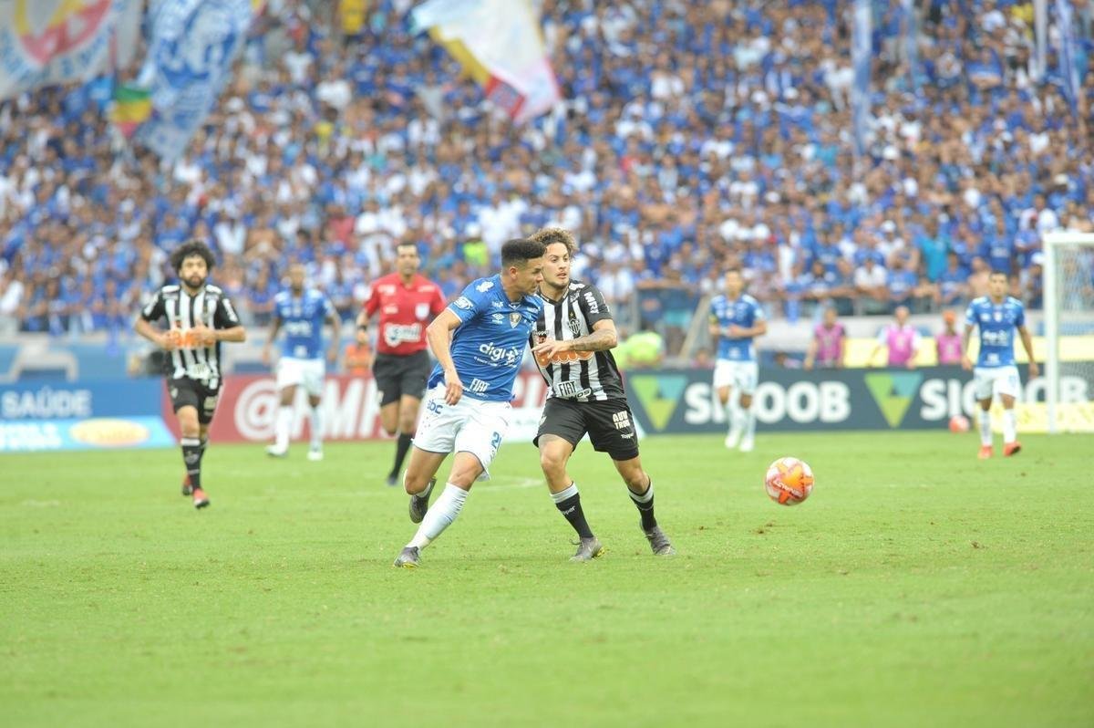 Fotos do primeiro tempo do clssico entre Cruzeiro e Atltico, pela final do Mineiro