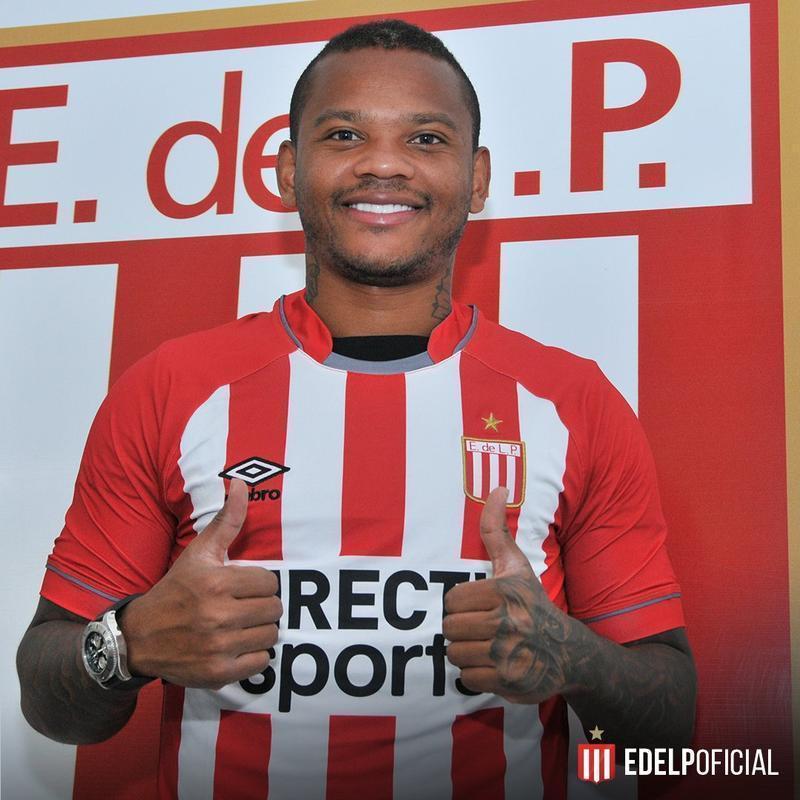 Andrs 'Manga' Escobar - atacante se transferiu do Vasco para o Estudiantes