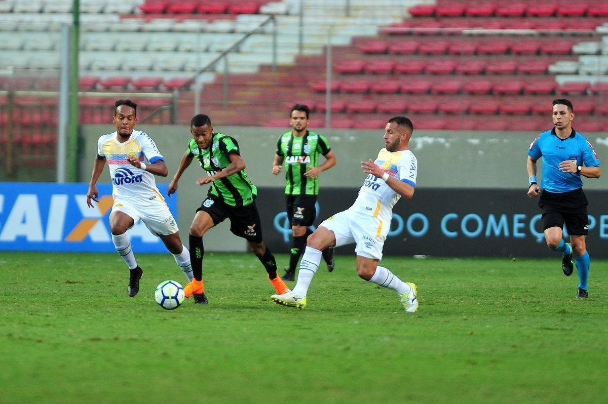 Amrica e Chapecoense fizeram confronto direto por posies na tabela do Campeonato Brasileiro
