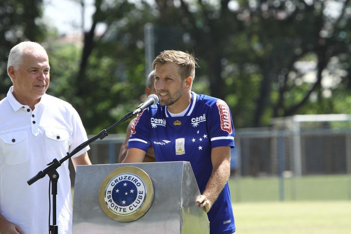2015 - Felipe Seymour (volante): o chileno fez apenas quatro jogos pelo Cruzeiro em 2015.