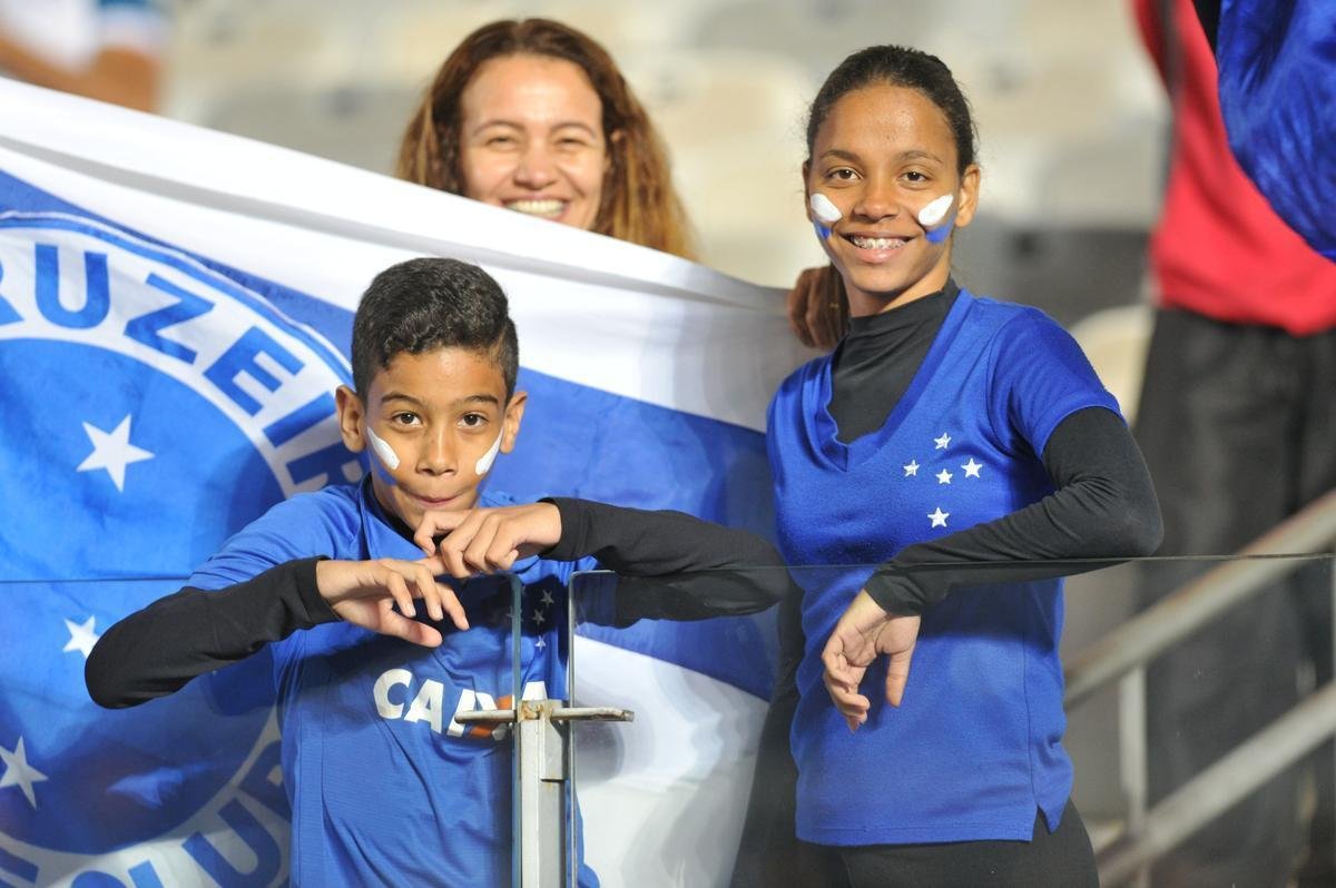 Torcida do Cruzeiro no duelo desta tera, no Mineiro, contra o Racing, pela Libertadores