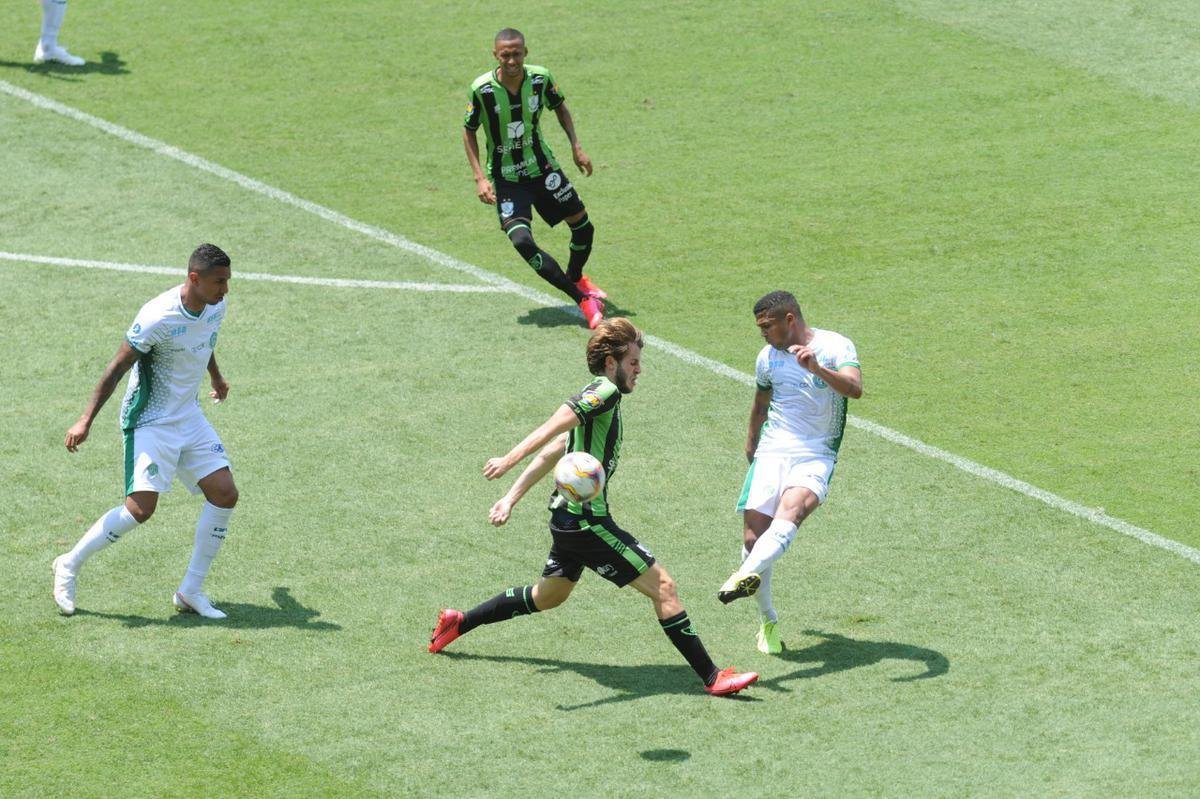 Equipes se enfrentaram neste sbado, pela 13 rodada da competio