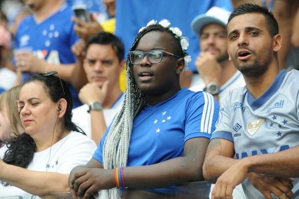 Torcidas de Cruzeiro e Flamengo fizeram a festa em duelo das equipes no Mineiro