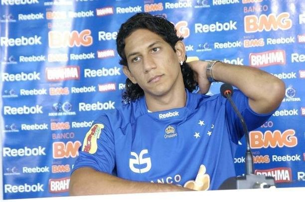 Anderson Lessa (atacante) - Após fazer sucesso no Náutico, em 2009, Anderson Lessa chegava ao Cruzeiro como 'promessa' no ano seguinte. Mas uma lesão no joelho direito colocou em xeque o futuro do jogador na Toca. Ele acabou sendo emprestado a várias equipes antes de ter o seu contrato encerrado em dezembro de 2012. Com a camisa celeste, Lessa marcou dois gols em quatro jogos.