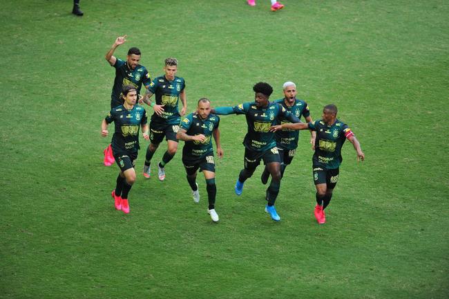 Fotos do jogo entre Amrica e Cruzeiro, pela semifinal do Mineiro