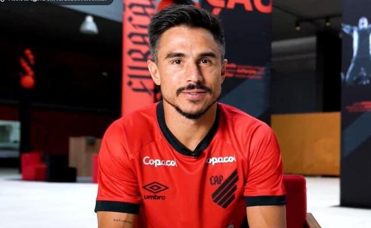 Athletico-PR anunciou o atacante William Bigode