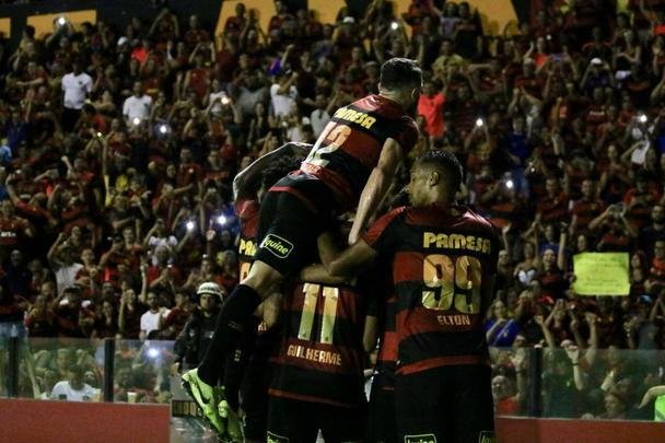 Em campo, Sport e Criciúma se enfrentam pela 34ª rodada da Série B