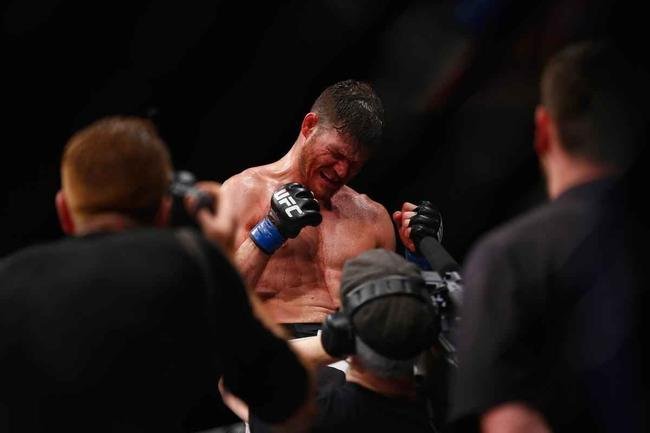 Spider voltou ao UFC com rev�s. Brasileiro chegou a derrubar Bisping com uma joelhada, achou que tinha vencido por nocaute, mas round havia encerrado. No fim, brasileiro acabou perdendo luta por pontos 