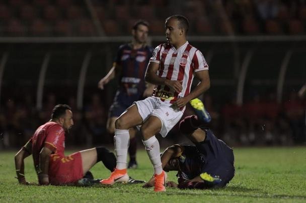 Timbu venceu a equipe paranaense fora de casa com gols de Jean Carlos e Matheus Carvalho