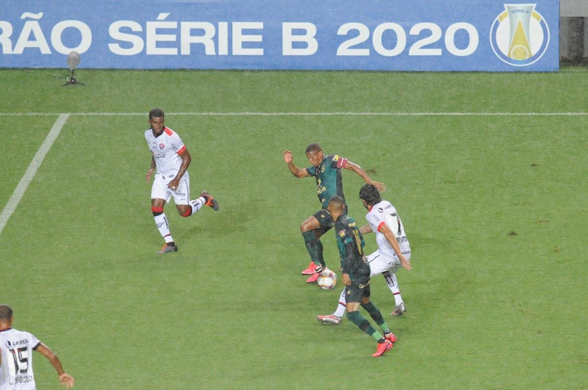 Fotos de Amrica x Vitria, no Independncia, pela 33 rodada