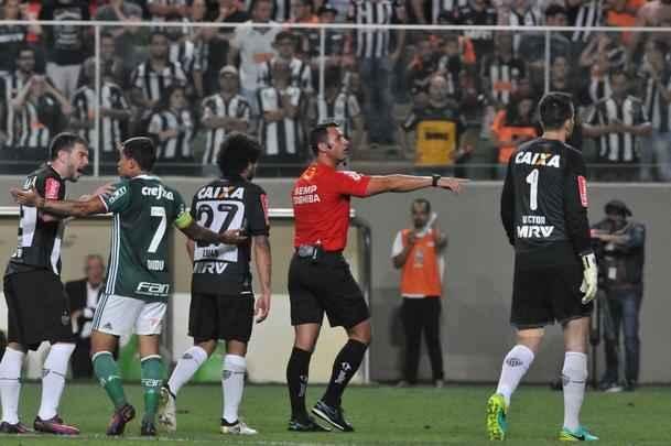 Imagens da partida entre Atltico e Palmeiras, no Independncia, pela 35 rodada do Brasileiro