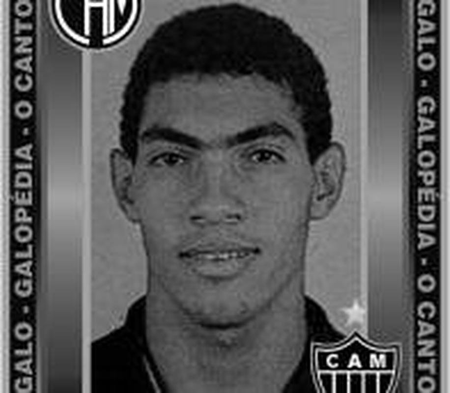 Humberto - 1991 a 1995: revelado nas categorias de base do Atl�tico, chegou ao grupo profissional em 1991 e permaneceu at� 1995. Em 77 jogos na meta alvinegra, sofreu 63 gols. Al�m disso, venceu a Copa Conmebol de 1992 e o Campeonato Mineiro de 1995.