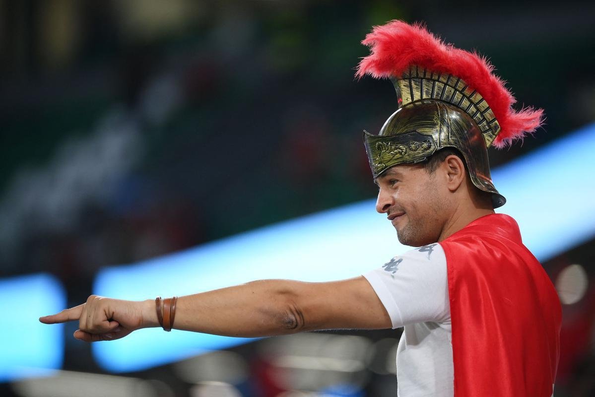 Torcedores de Tunsia e Frana na partida pelo Grupo D da Copa do Mundo do Catar