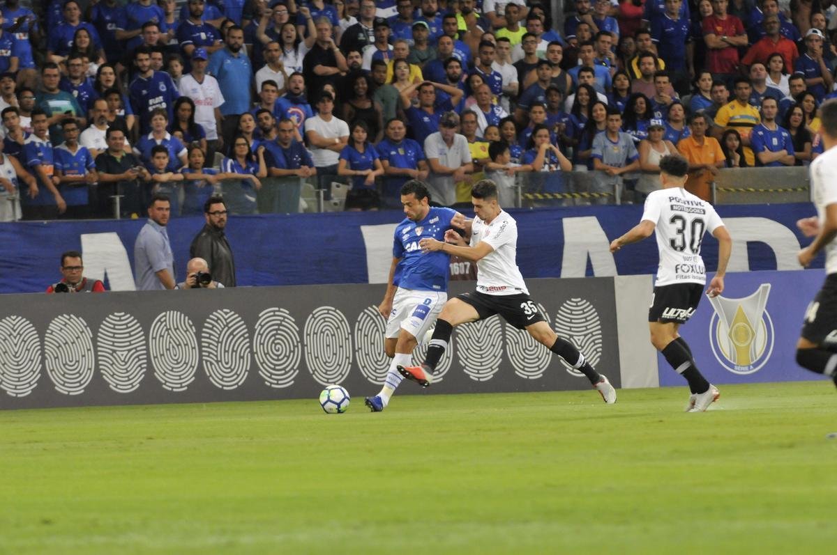 Fotos de Cruzeiro x Corinthians, no Mineiro, pela 34 rodada do Campeonato Brasileiro