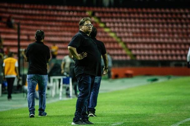 O Sport recebeu o Retrô FC em jogo adiantado da 5ª rodada do Campeonato Pernambucano. A partida marcou a estreia da Ilha do Retiro na temporada 2020