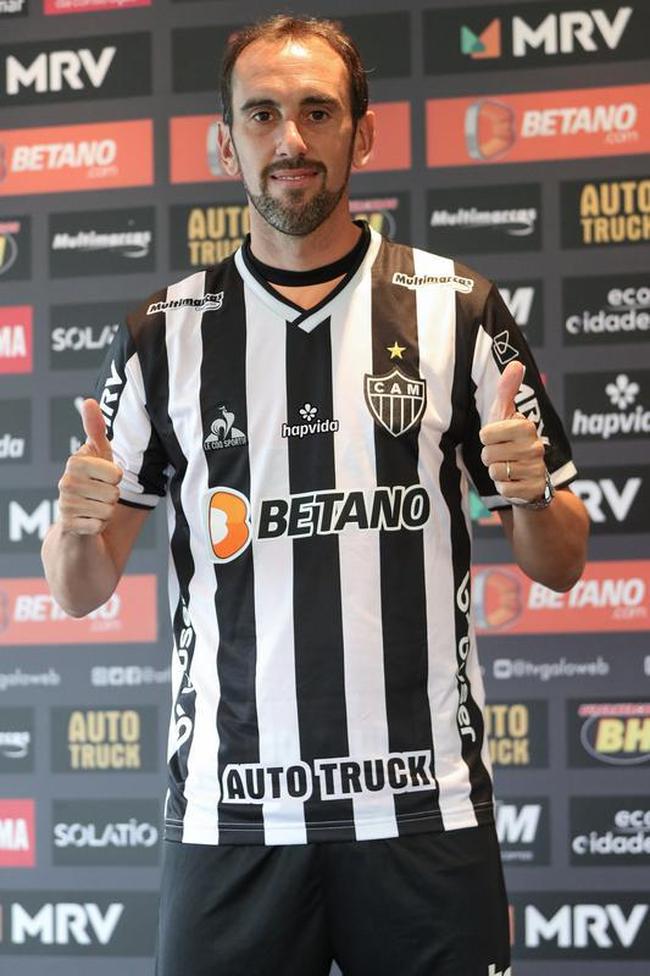 Nesta sexta-feira (21), o experiente zagueiro uruguaio Diego Godn, de 35 anos, foi oficialmente apresentado como reforo do Atltico para 2022. Na Cidade do Galo, em Vespasiano, o atleta concedeu entrevista coletiva para jornalistas e projetou mais um ano vitorioso para o clube mineiro.