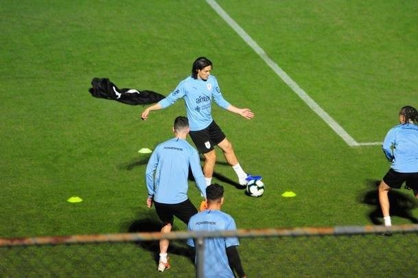 Imagens do primeiro treino da Seleo Uruguaia no Sesc Venda Nova, em Belo Horizonte