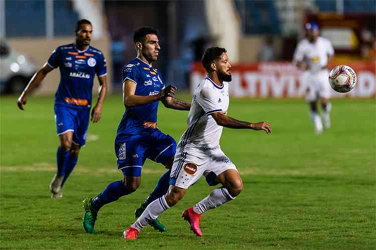 Cruzeiro Empata Com Confianca E Permanece Na Parte De Baixo Da Classificacao Da Serie B Superesportes