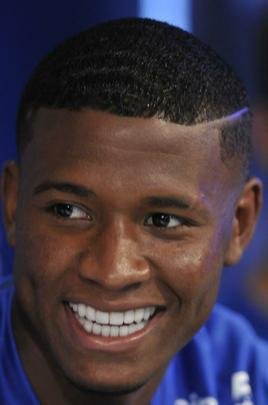 Cruzeiro apresentou o volante Jadson e o lateral-direito Luis Orejuela, primeiros reforos para a temporada