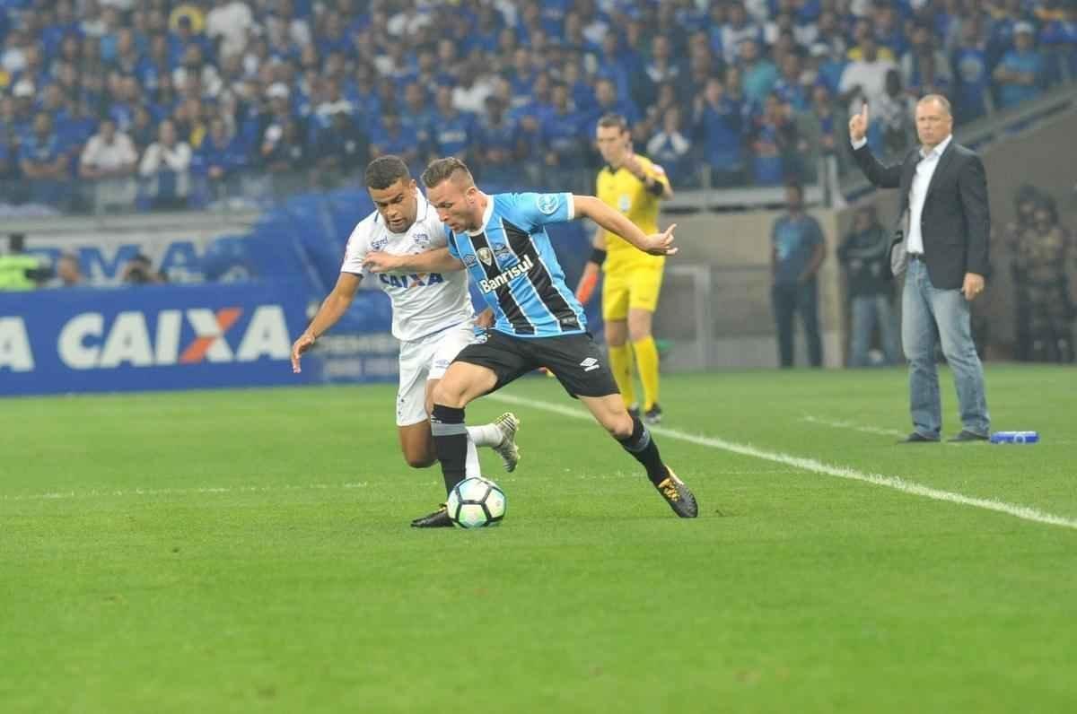 Fotos do primeiro duelo do duelo entre Cruzeiro e Grmio, no Mineiro, pela semifinal da Copa do Brasil