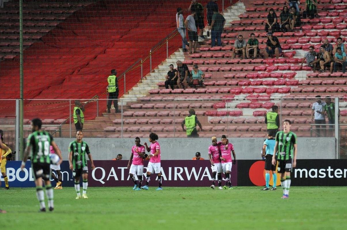 Fotos da derrota do Amrica para o Independiente del Valle, por 2 a 0, no Independncia, pelo Grupo D da Copa Libertadores