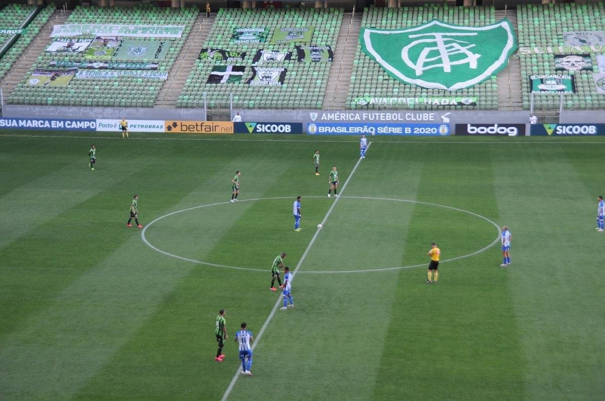 Fotos do jogo entre Amrica e CSA-AL, no Independncia, em Belo Horizonte, pela Srie B do Campeonato Brasileiro