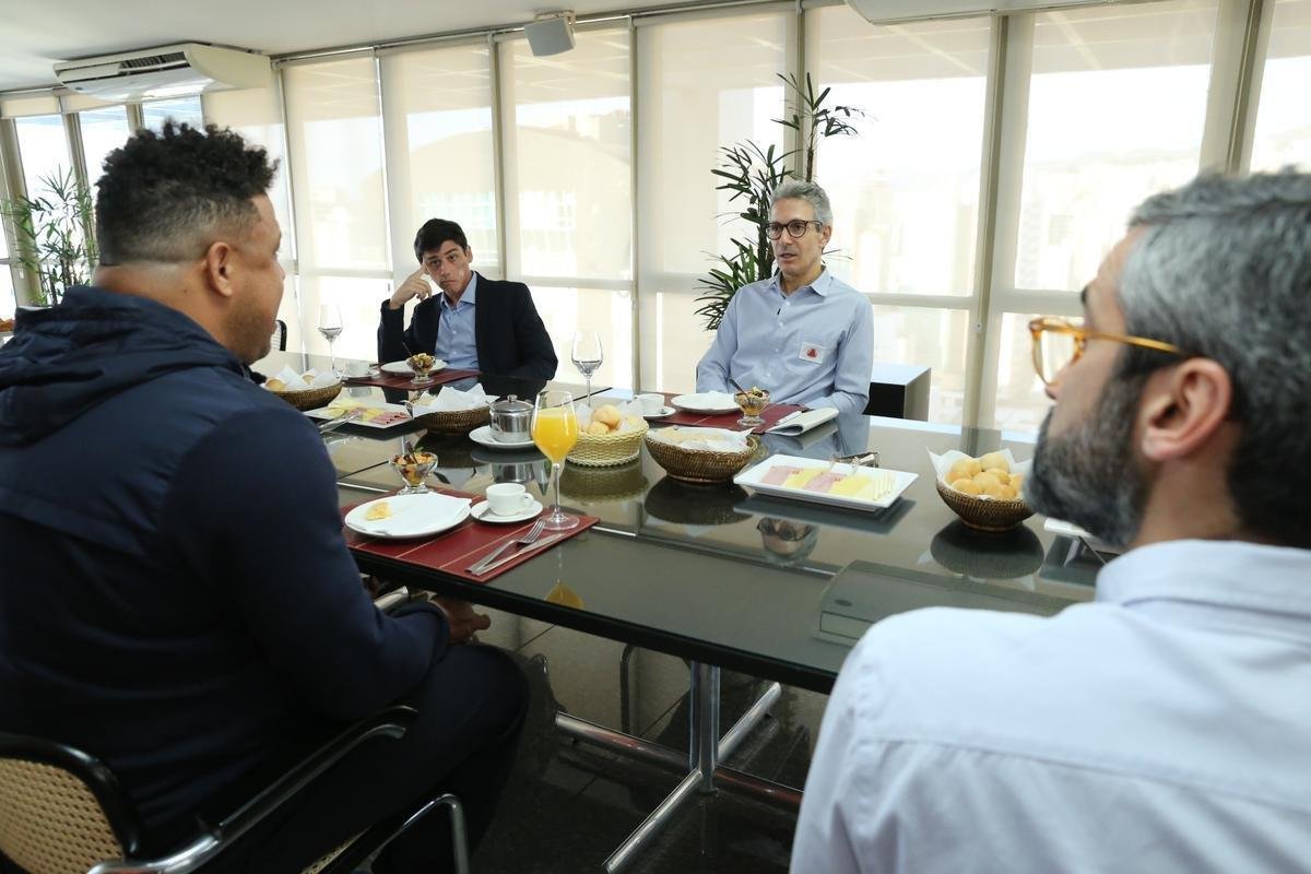 Encontro de Ronaldo, s�cio majorit�rio da SAF do Cruzeiro, com o governador de Minas, Romeu Zema, na sede do Banco BDMG, em Belo Horizonte