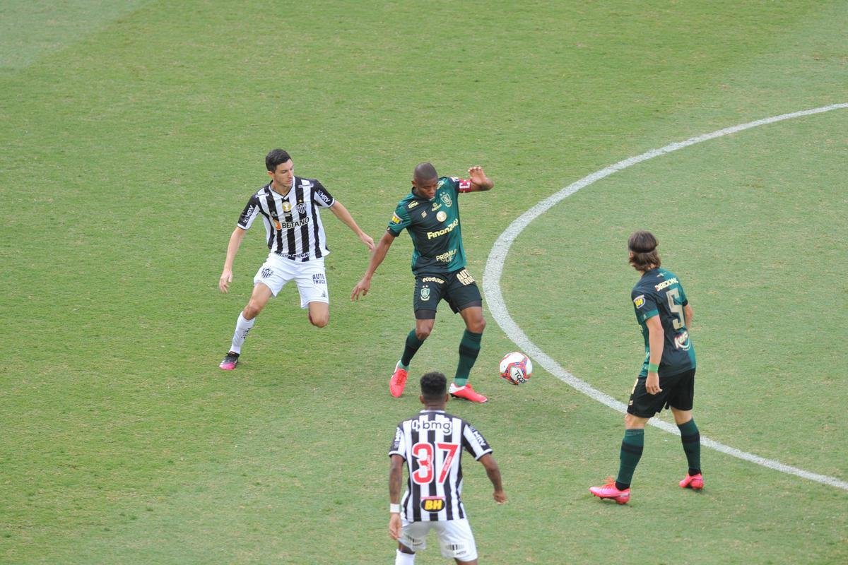 Fotos do jogo de ida da final do Campeonato Mineiro, entre Amrica e Atltico, no Independncia, em Belo Horizonte