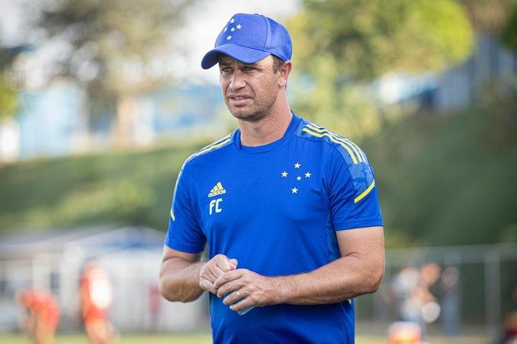 Fotos do jogo-treino entre Cruzeiro e Boa Esporte, disputado na Toca da Raposa II, em Belo Horizonte. Time celeste venceu por 2 a 0, com gols de Stnio