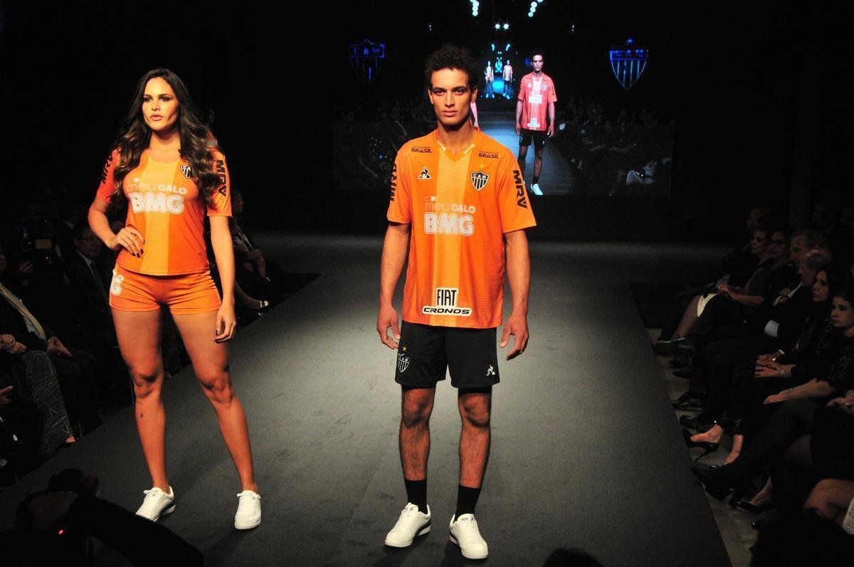 Nova coleo de uniformes do Atltico produzida pela fornecedora francesa Le Coq