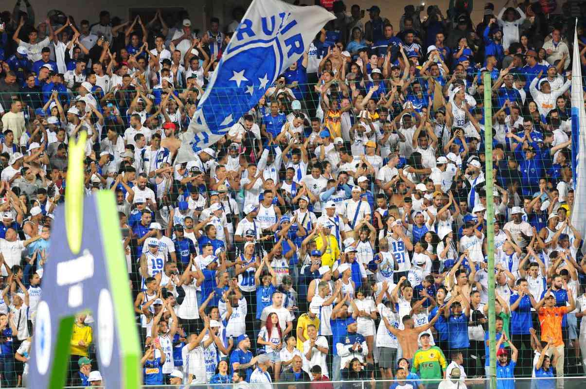 22/04/2023 - Brasileirão 2023 - Cruzeiro vs Gremio - FOTOS…