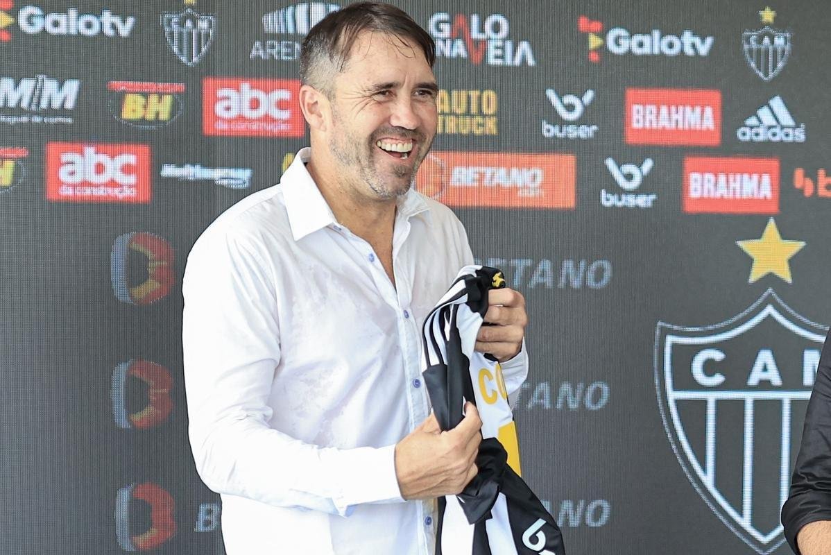 Fotos da apresentao de Eduardo Coudet no Atltico